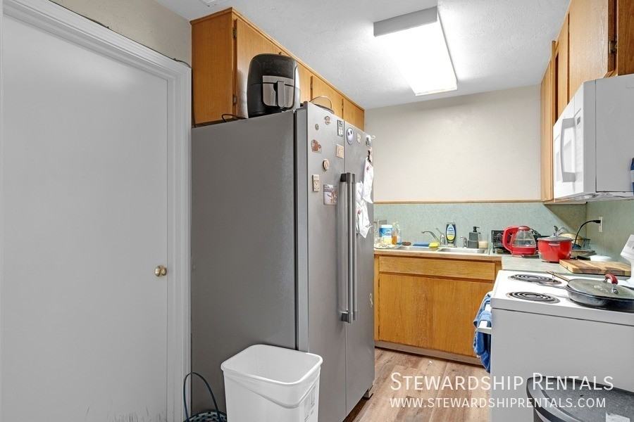 1827 Harris St #214 - Photo 3 of 8