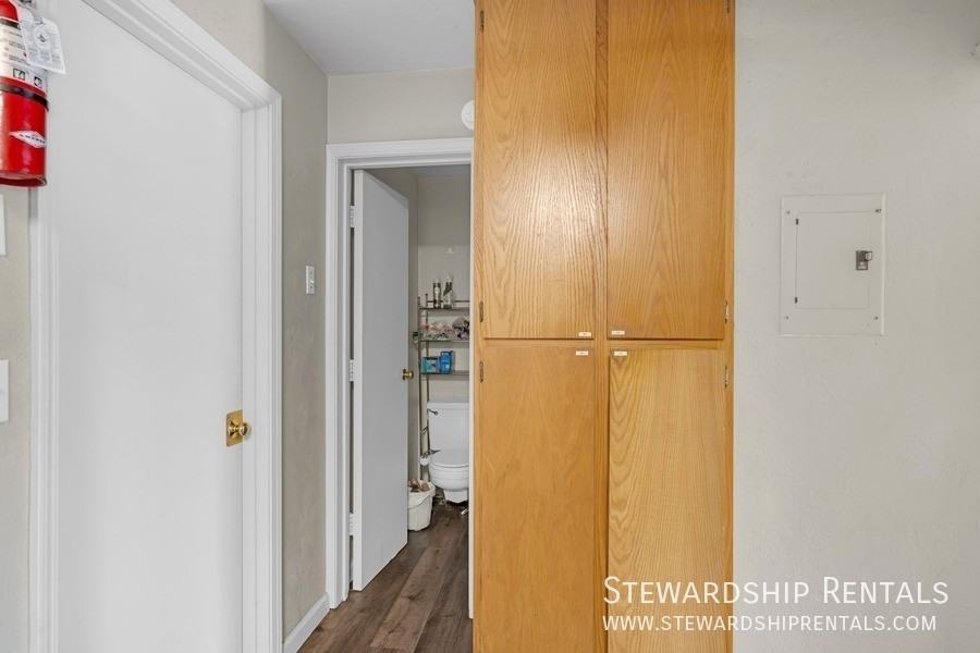 1827 Harris St #214 - Photo 6 of 8