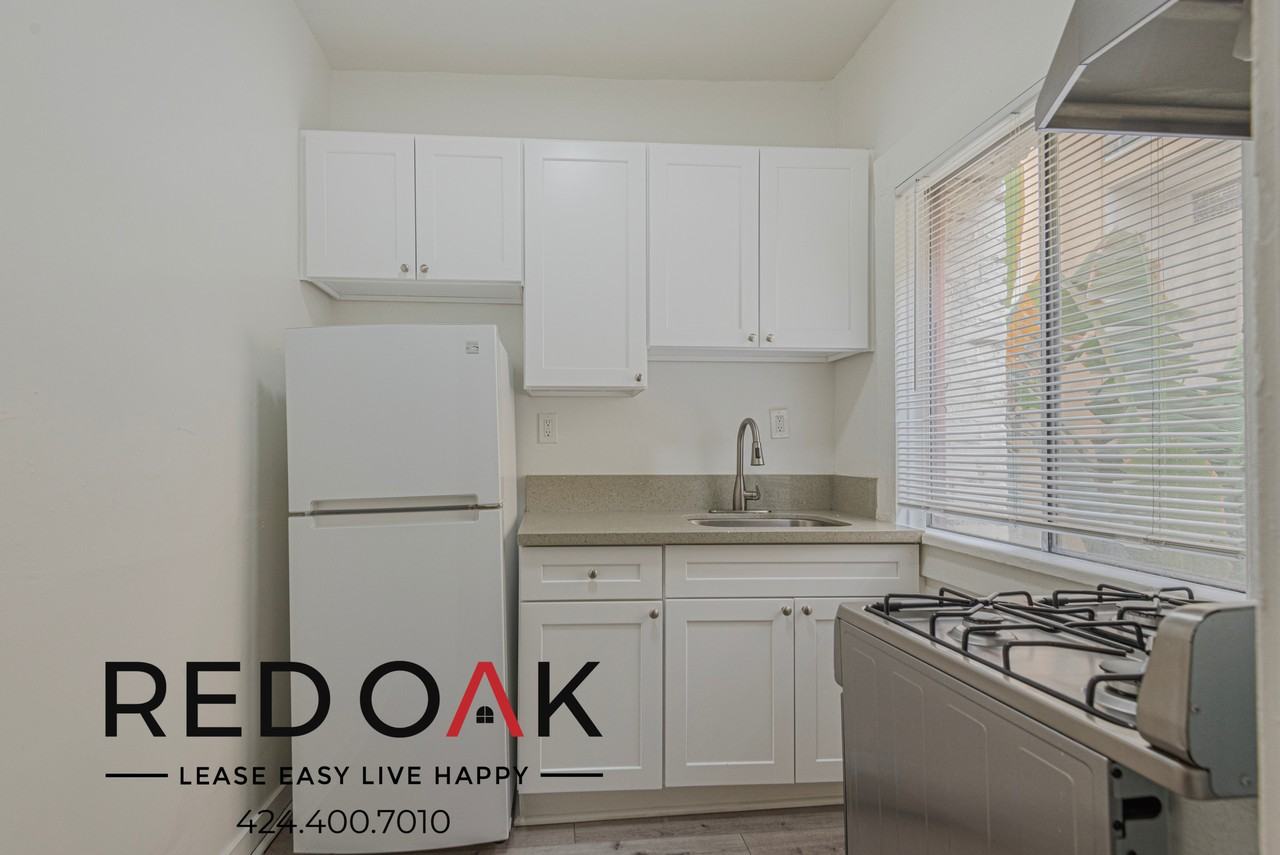 734 Valencia St #205 - Photo 2 of 8