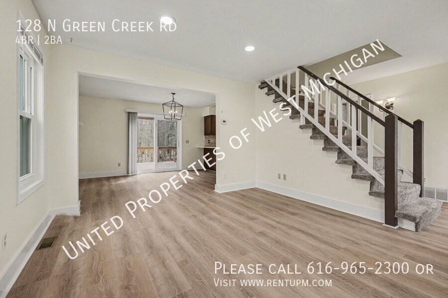 128 N Green Creek Rd - Photo 3 of 18