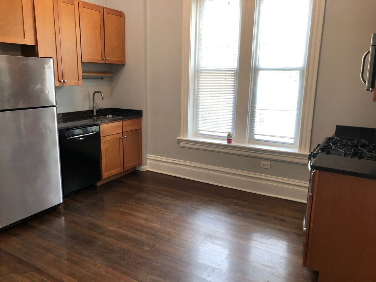 1824 W Augusta Blvd #2R - Photo 6 of 19