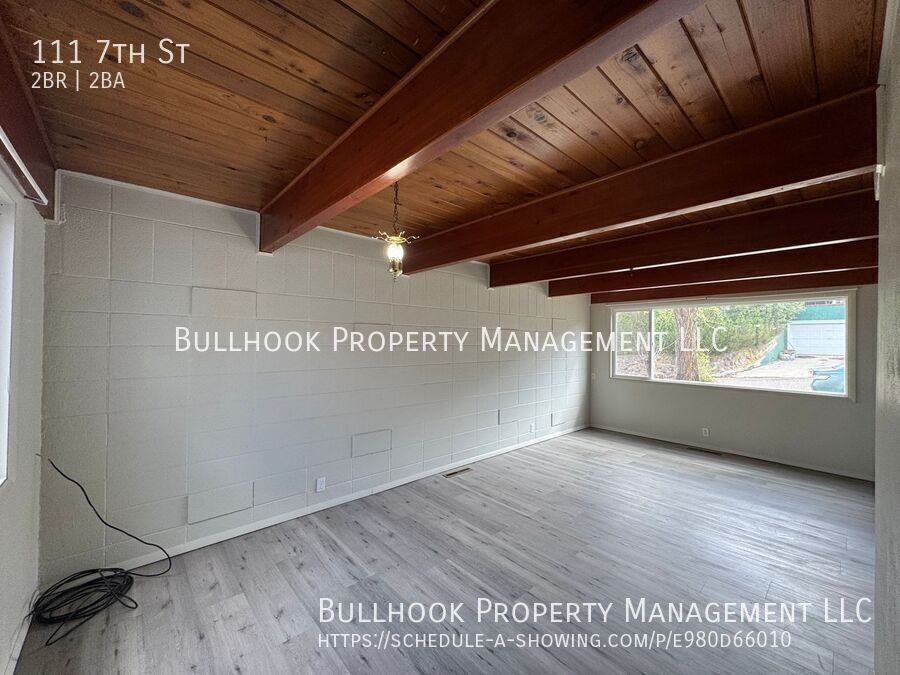 111 7th St - Photo 4 of 16