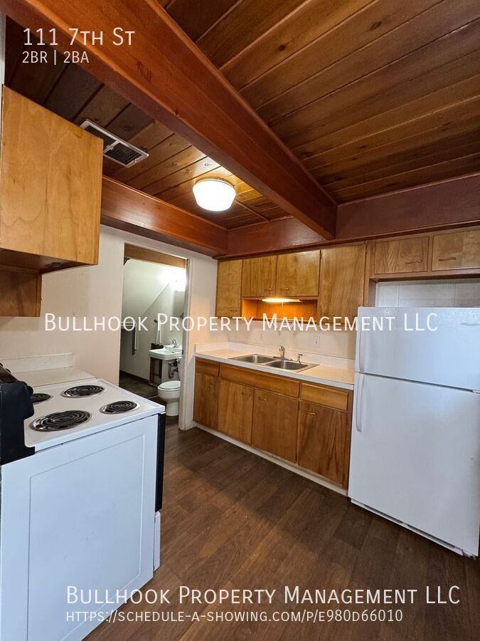 111 7th St - Photo 6 of 16