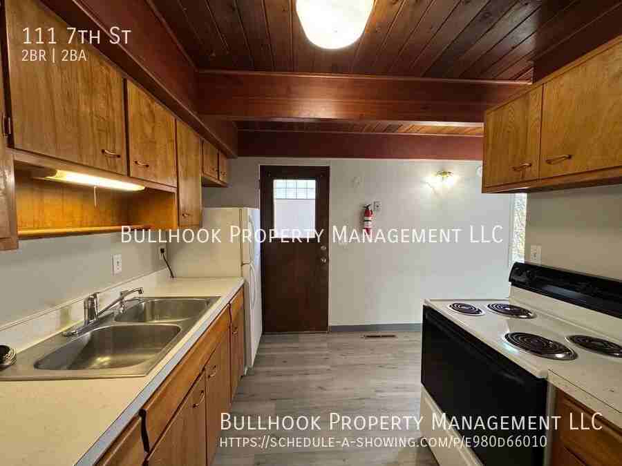 111 7th St - Photo 7 of 16