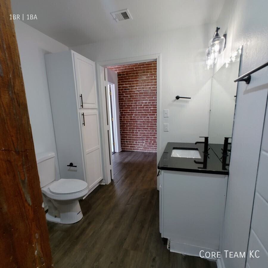 202 W 5th St #203 - Photo 4 of 19