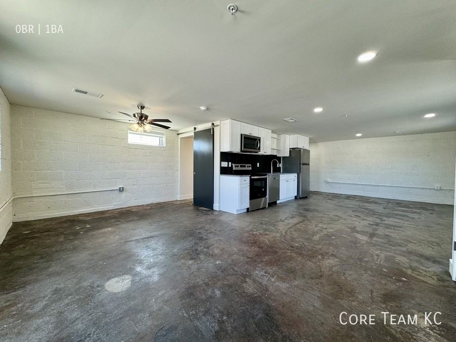 3100 Gillham Plz #304 - Photo 7 of 14