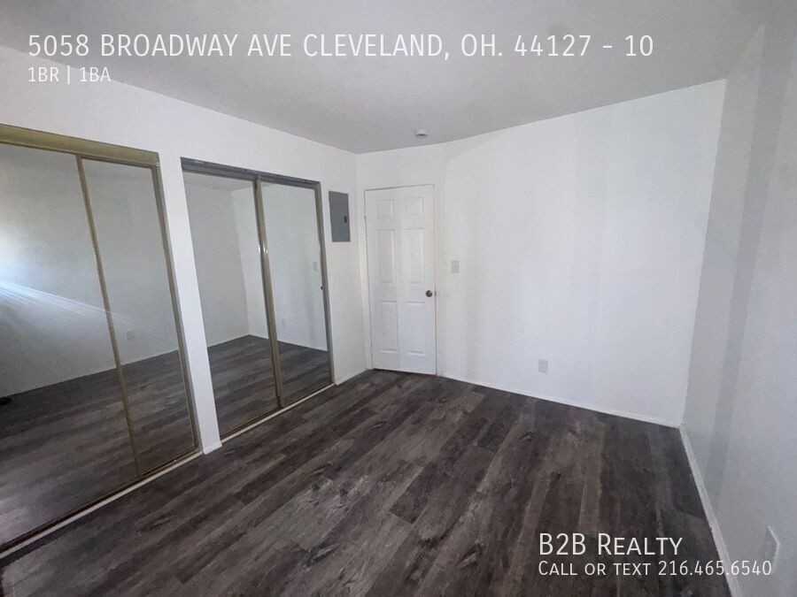 5058 Broadway Ave #10 - Photo 7 of 20