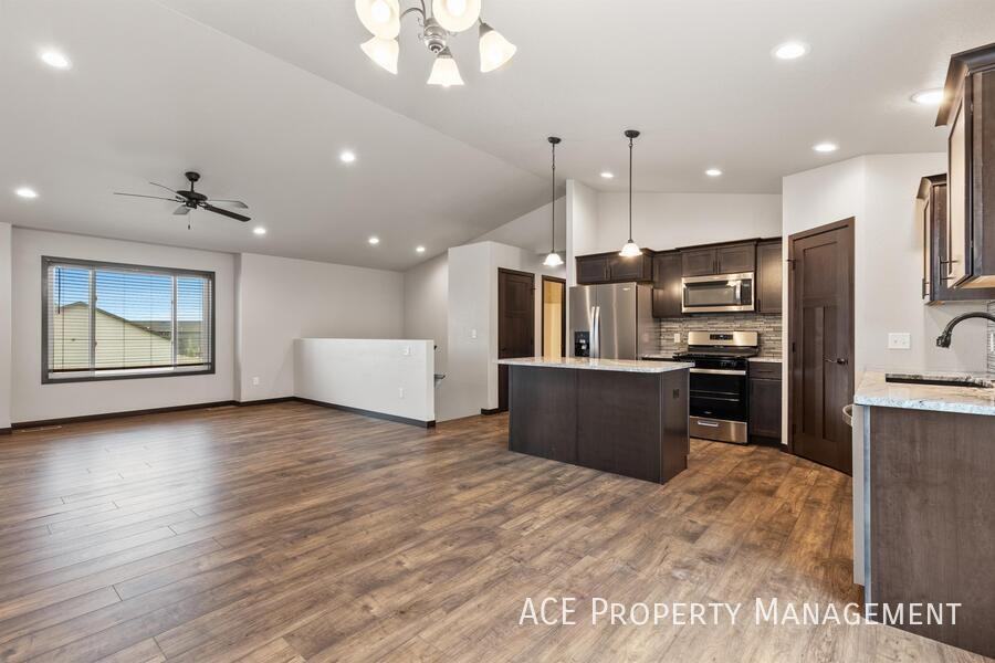 840 Jones Dr - Photo 6 of 13