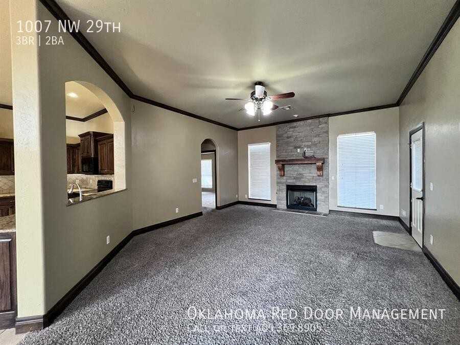 1007 Nw 29th St - Photo 4 of 36