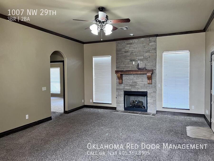 1007 Nw 29th St - Photo 5 of 36