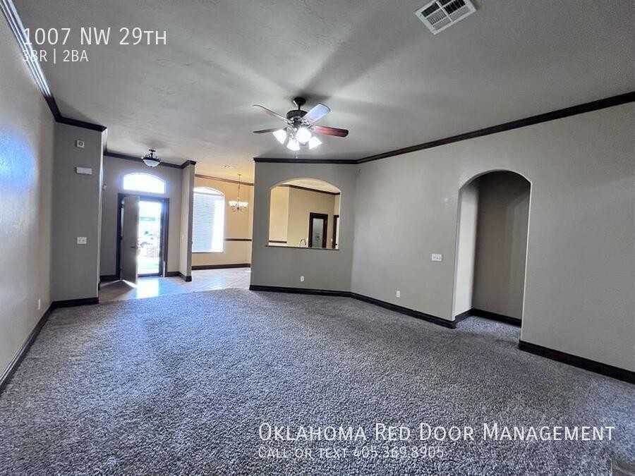 1007 Nw 29th St - Photo 6 of 36