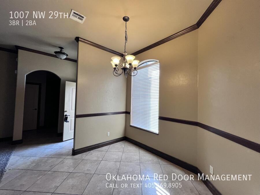 1007 Nw 29th St - Photo 7 of 36