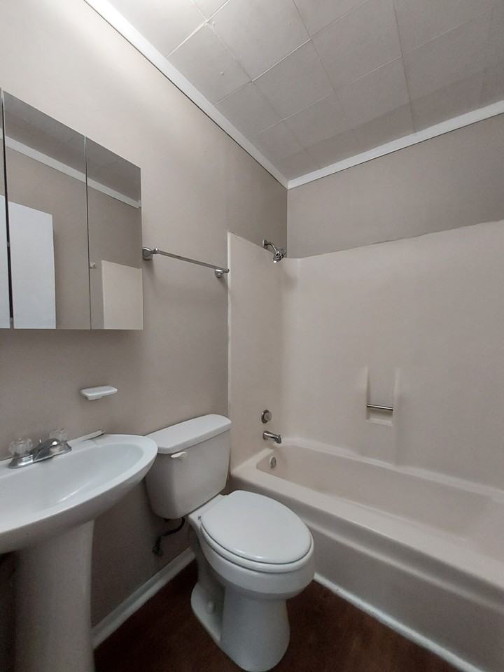 20 S Fulton Ave #3 - Photo 3 of 7