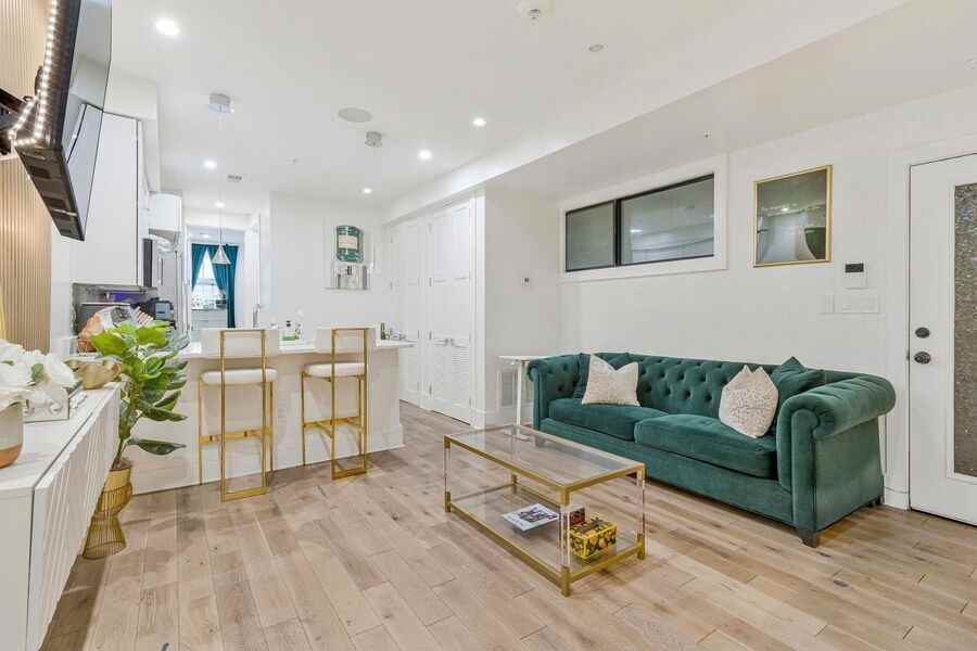 820 Kennedy St Nw #2 - Photo 5 of 27