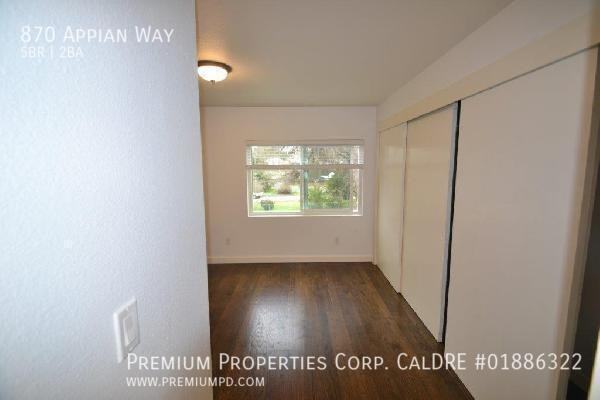 870 Appian Way - Photo 6 of 29
