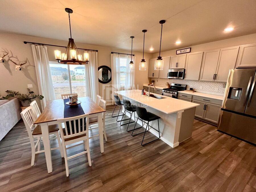 5240 Roundhouse Dr - Photo 2 of 18
