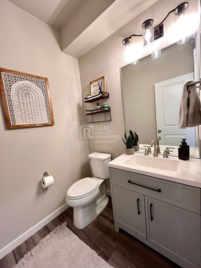 5240 Roundhouse Dr - Photo 6 of 18