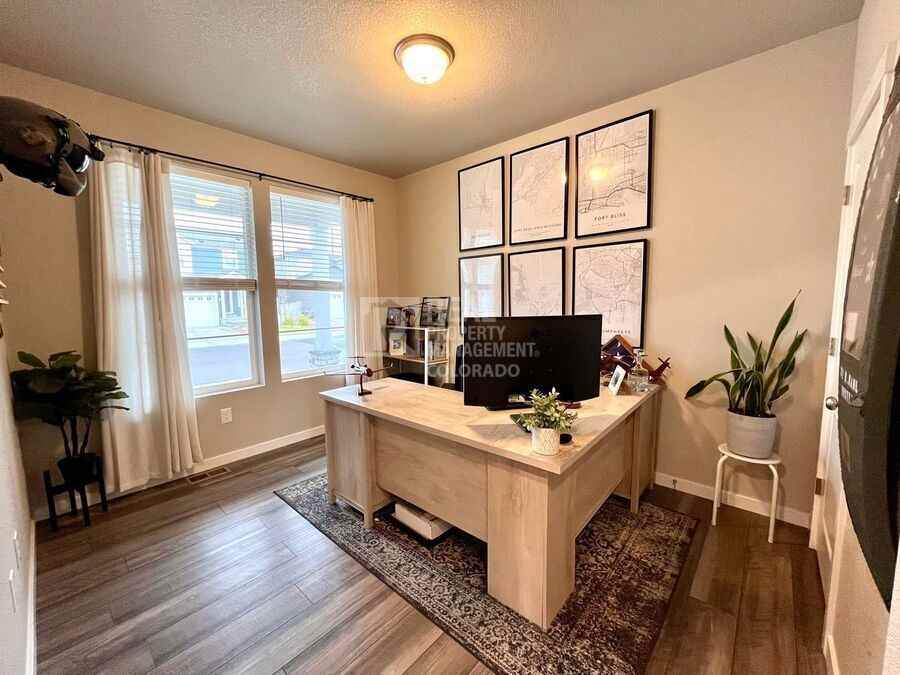 5240 Roundhouse Dr - Photo 7 of 18