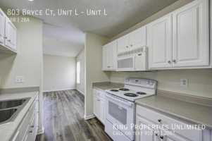 featured image of 803 Bryce Ct #L