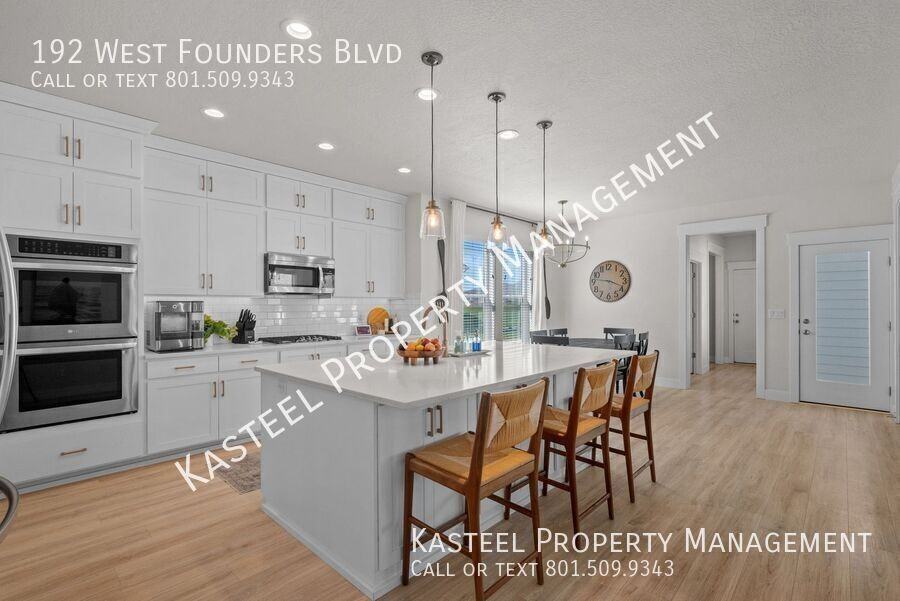 192 W Founders Blvd - Photo 4 of 50
