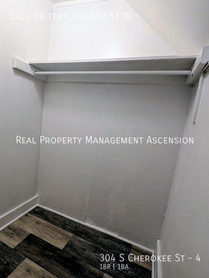 304 S Cherokee St #4 - Photo 4 of 9