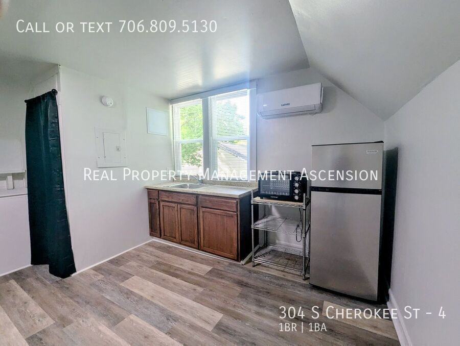 304 S Cherokee St #4 - Photo 7 of 9