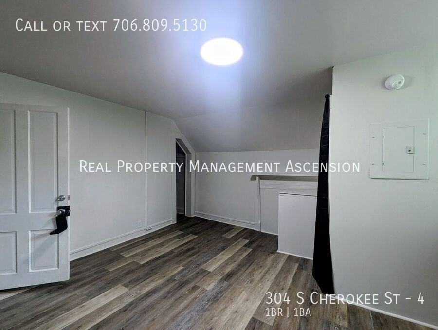 304 S Cherokee St #4 - Photo 6 of 9