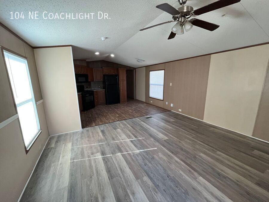 104 Ne Coachlight Dr - Photo 4 of 6
