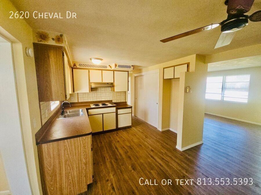2620 Cheval Dr - Photo 6 of 37