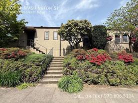 2709 Se Washington St - Photo 1 of 1