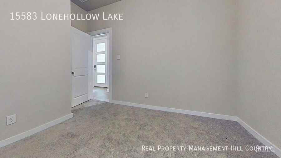 15583 Lonehollow Lk - Photo 7 of 16