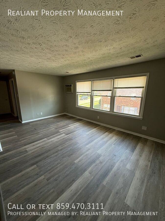 1582 Martha Ct #3 - Photo 5 of 17