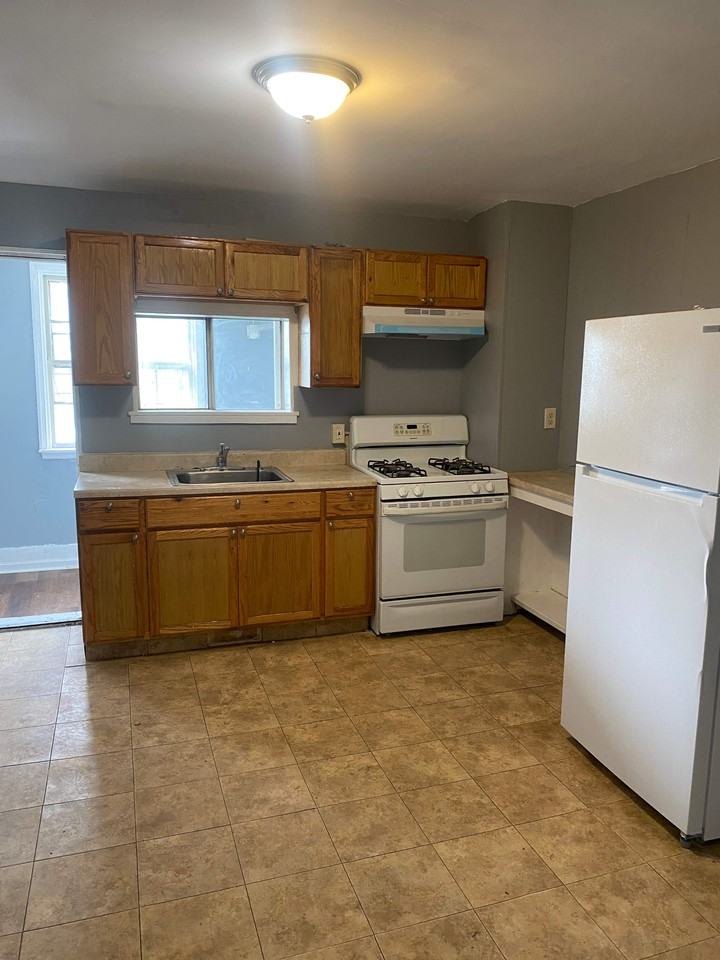 2851 W Lafayette Ave - Photo 4 of 13