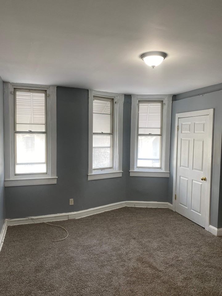 2851 W Lafayette Ave - Photo 6 of 13