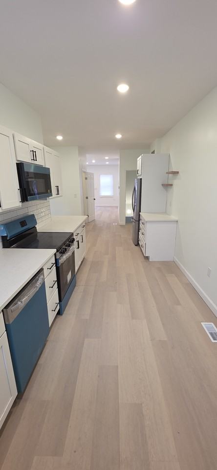 1103 N Patterson Park Ave - Photo 4 of 13