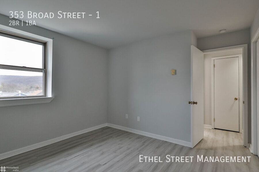 353 Broad St #1 - Photo 4 of 12