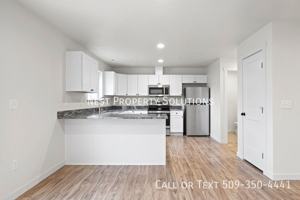 featured image of 215 W 1st St #4