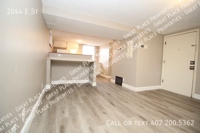 2044 E St - Photo 4 of 13