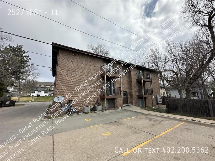 2527 H St #11 - Photo 6 of 19