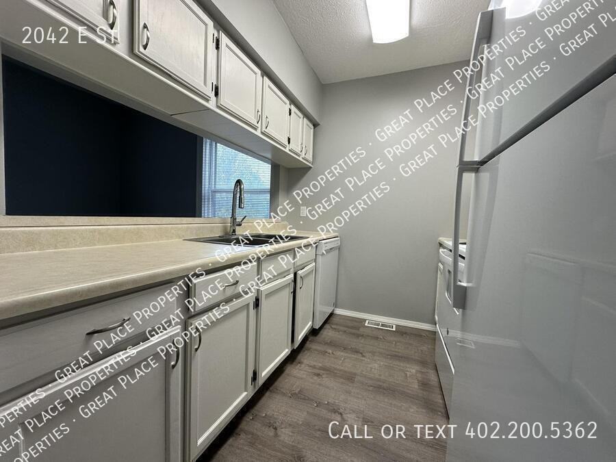 2042 E St - Photo 7 of 12