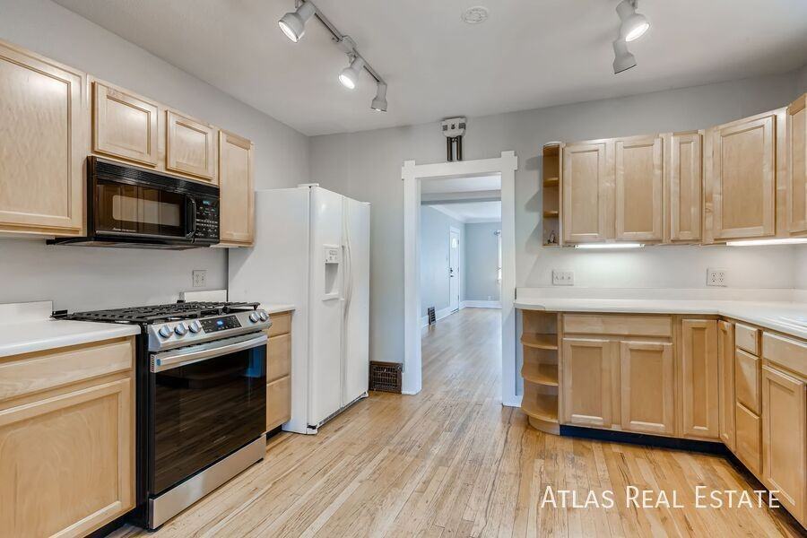 1365 S Humboldt St - Photo 2 of 31