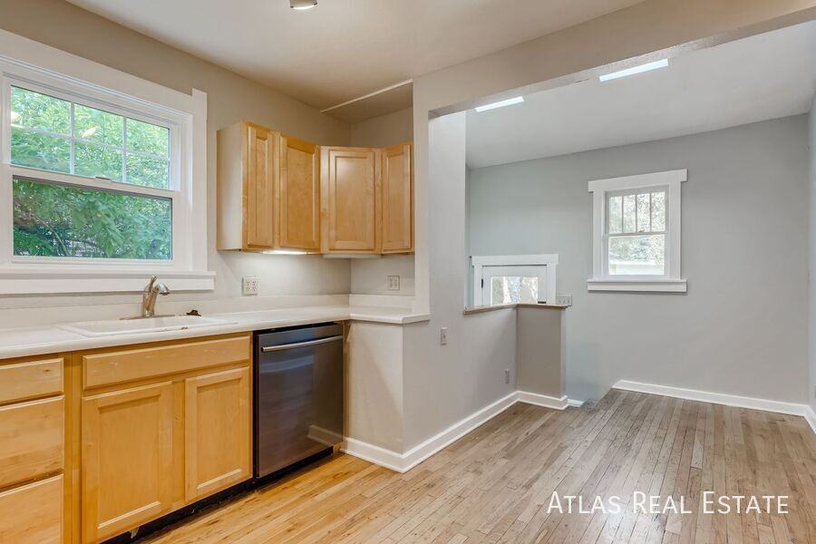1365 S Humboldt St - Photo 5 of 31