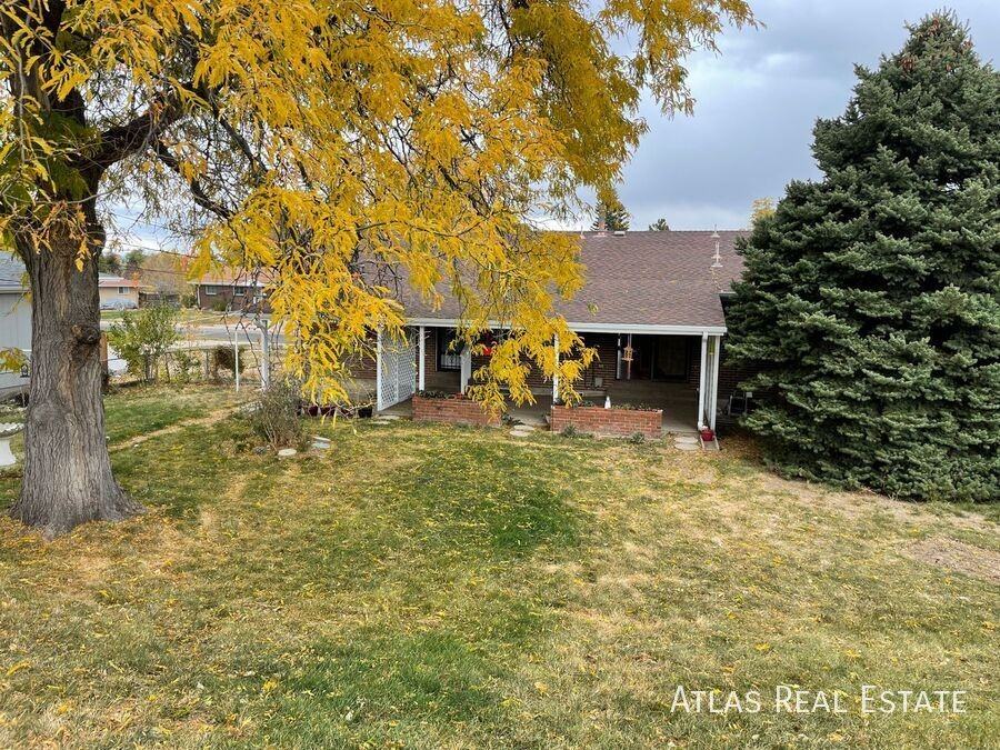 640 E Easter Ave - Photo 5 of 39