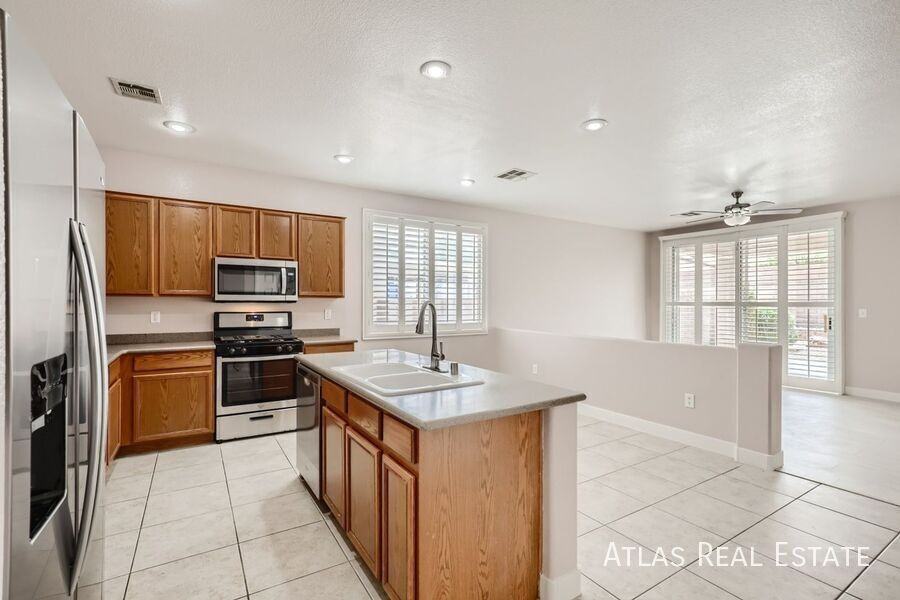 4609 Sergeant Ct - Photo 4 of 19