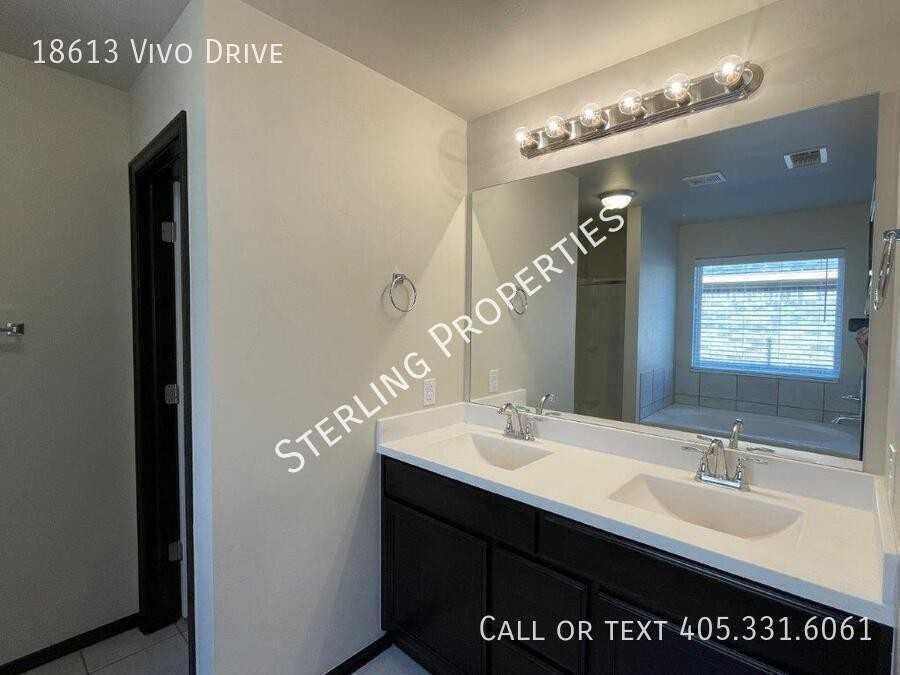 18613 Vivo Dr - Photo 2 of 19