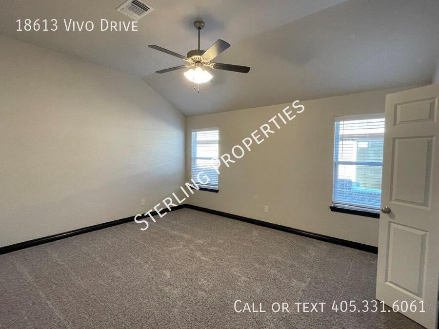 18613 Vivo Dr - Photo 3 of 19