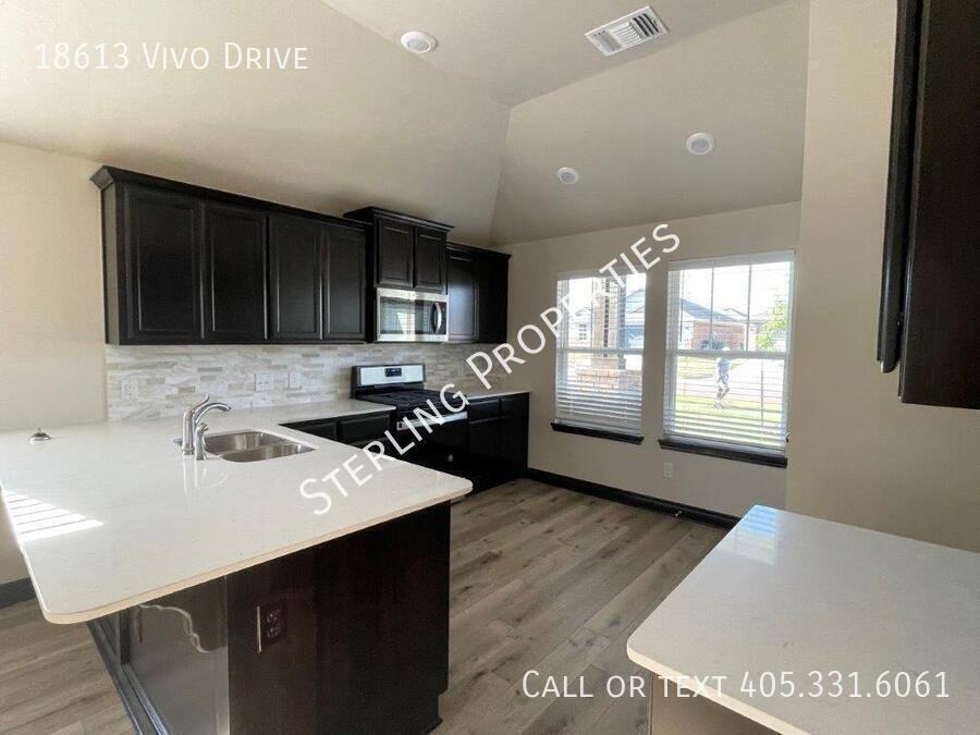 18613 Vivo Dr - Photo 5 of 19