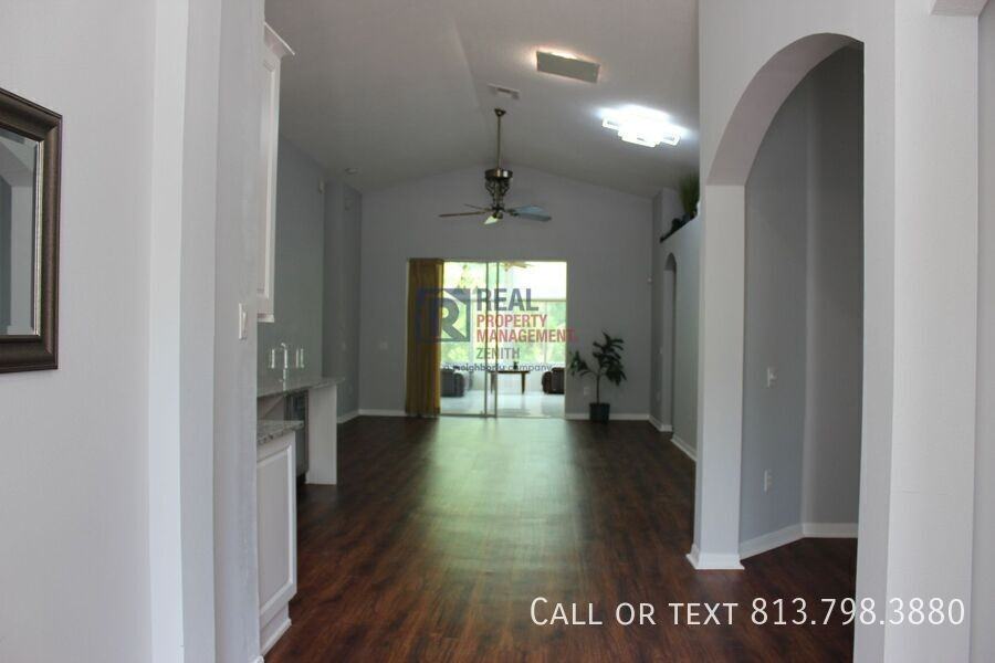 31215 Wrencrest Dr - Photo 2 of 23