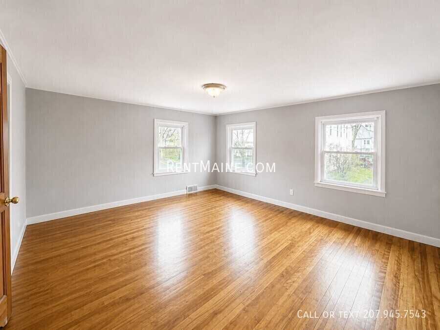 142 Pine St #3 - Photo 5 of 10