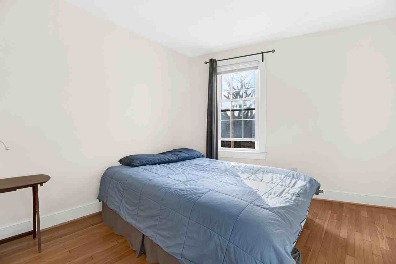 1125 Maryland Ave Ne #10 - Photo 5 of 10